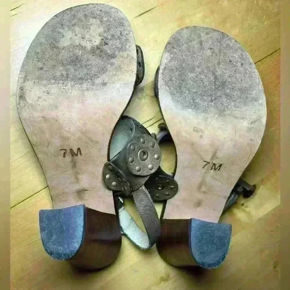 Michael Kors Studded Leather Sandals Heel Buckle Straps Chunky 90s Y2K Women’s 7 - Picture 8 of 9